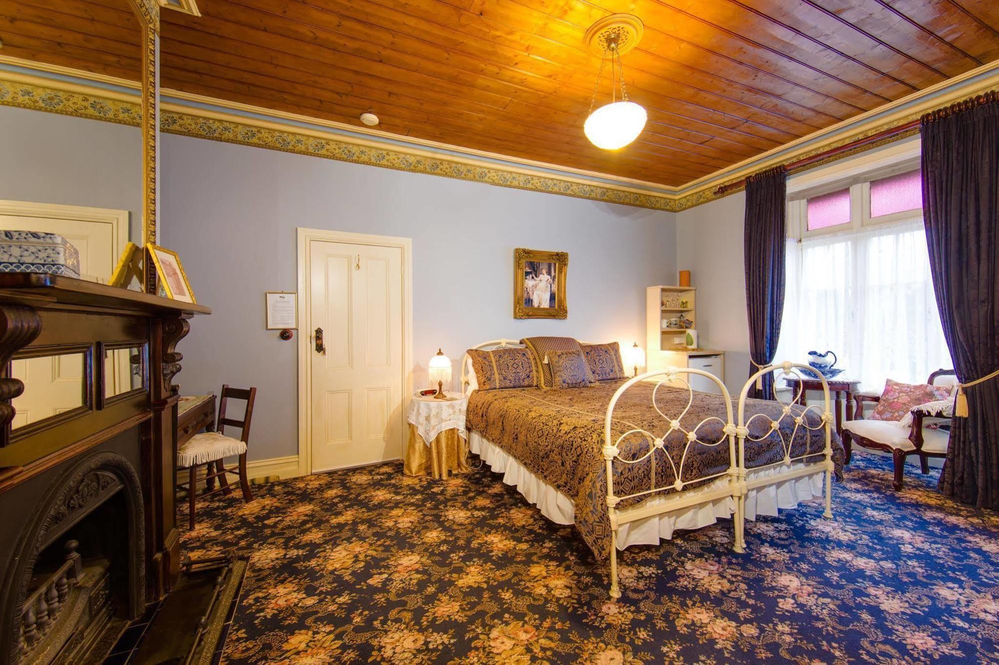 Barnsley House Bed And Breakfast Бічворт Екстер'єр фото