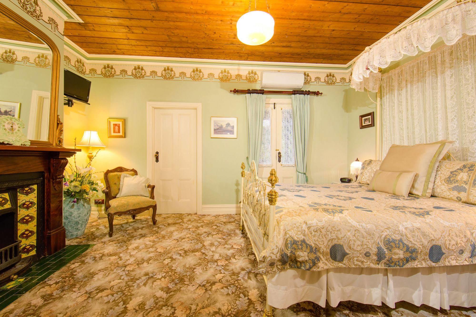 Barnsley House Bed And Breakfast Бічворт Екстер'єр фото