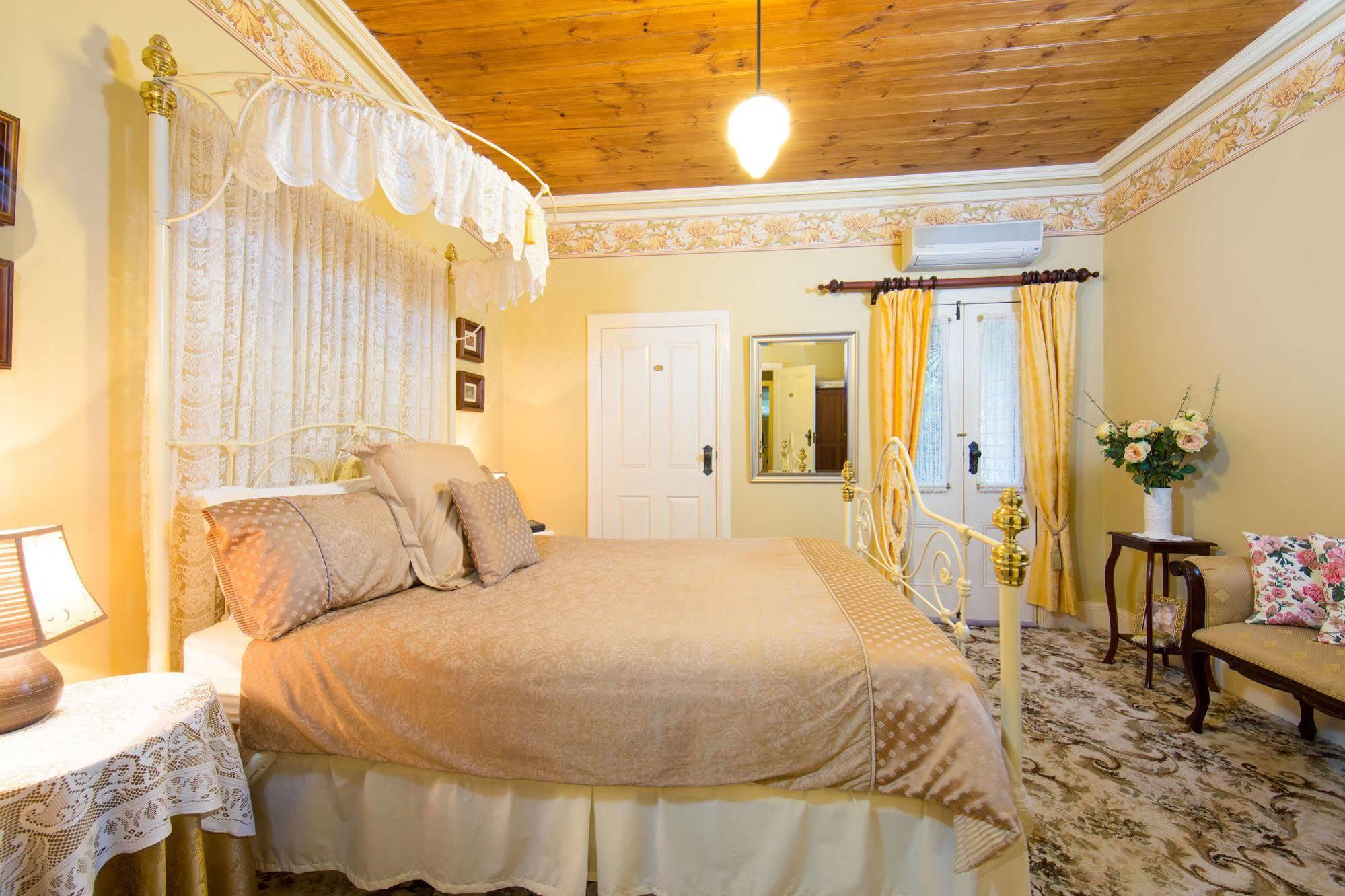 Barnsley House Bed And Breakfast Бічворт Екстер'єр фото