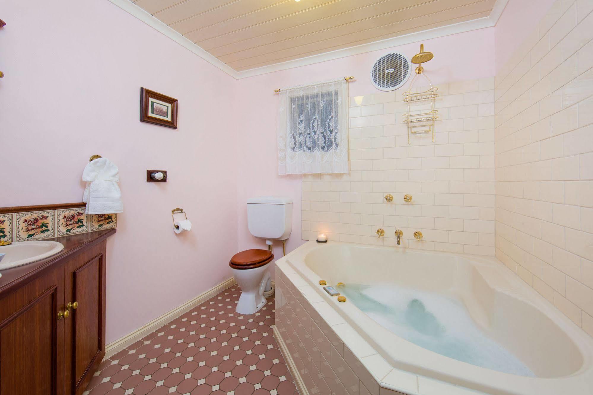 Barnsley House Bed And Breakfast Бічворт Екстер'єр фото