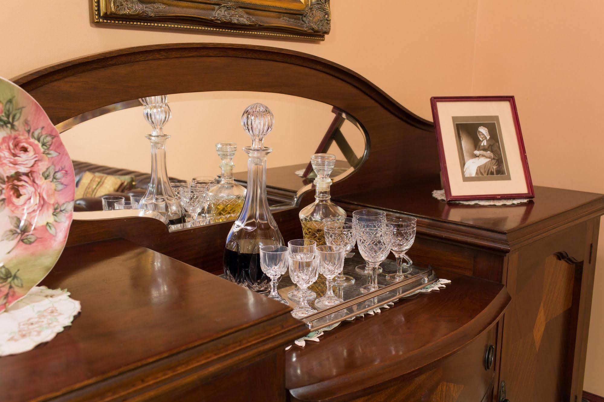 Barnsley House Bed And Breakfast Бічворт Екстер'єр фото