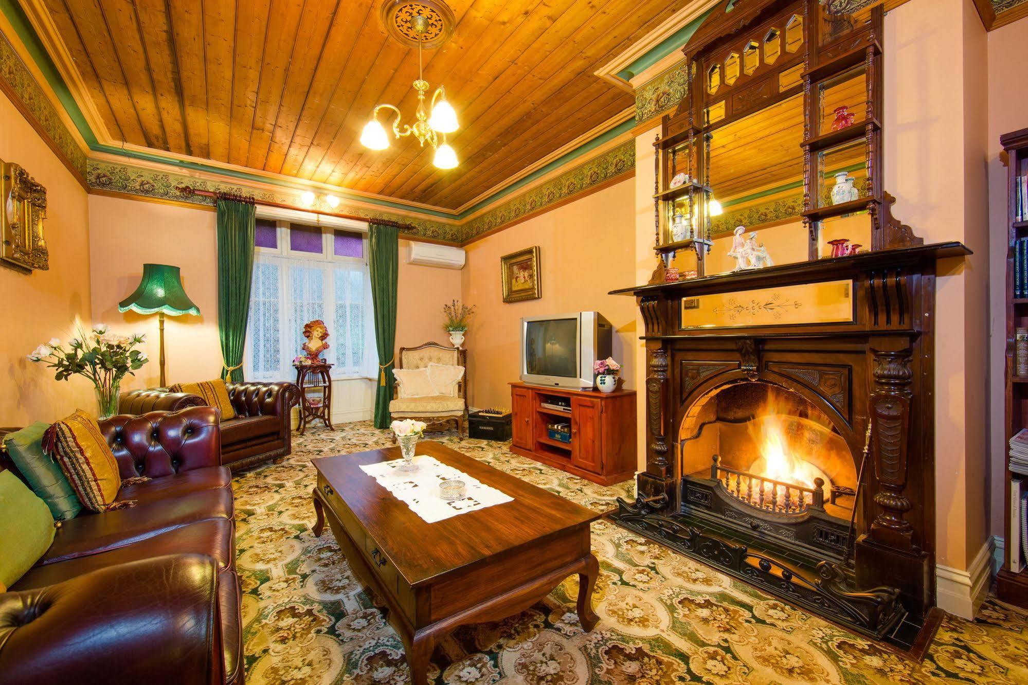Barnsley House Bed And Breakfast Бічворт Екстер'єр фото